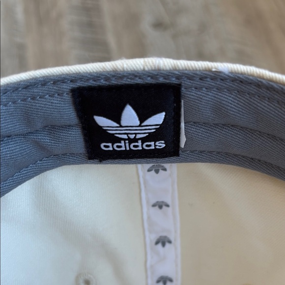 Adidas Women’s Beige Baseball Cap - Picture 4 of 4